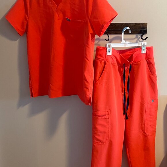 Coral Scrubs Set from Figs - Picture 2 of 4